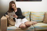 image vien-with-ipad-on-couch-1-jpg
